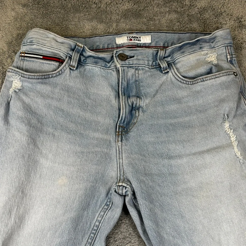 Tommy Jeans Mens Distressed Straight Leg Light Wash Denim Blue Ripped Pants